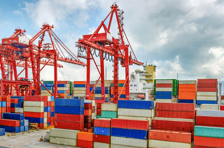 Port and container yard